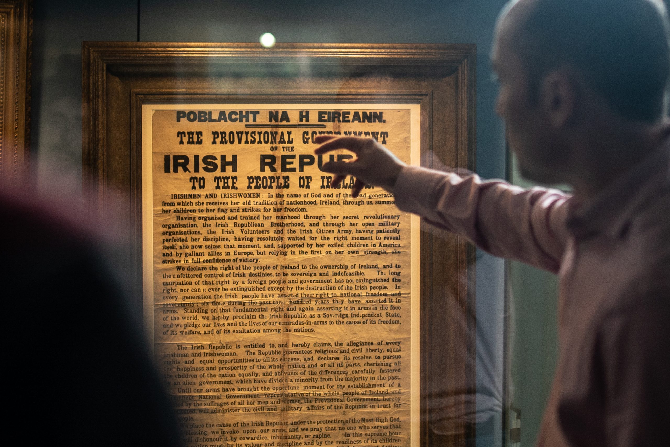 Tour guide with Proclamation